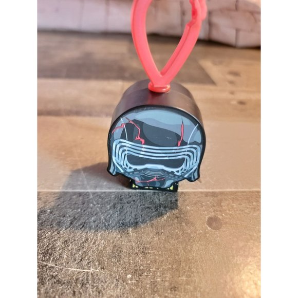 Star Wars Kylo Ren McDonald's 2019 toy figure keychain - Picture 3 of 5